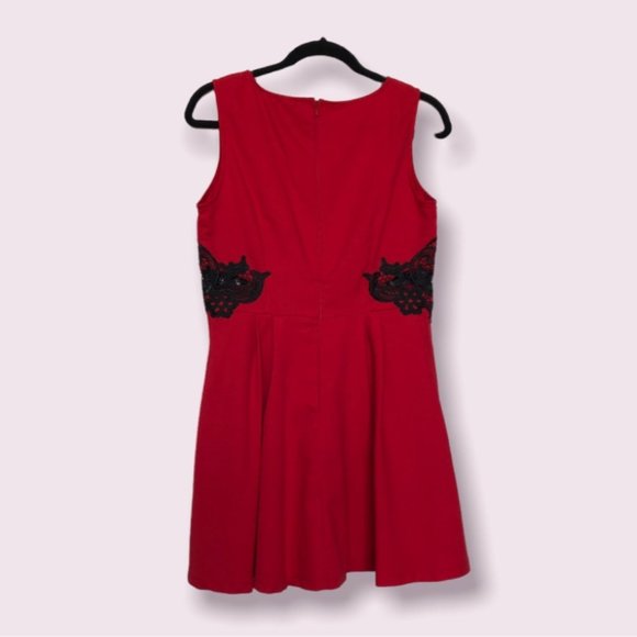 AX Paris Red Mini Dress with Black Lace Cutouts Women's Large Homecoming Party - Picture 2 of 9